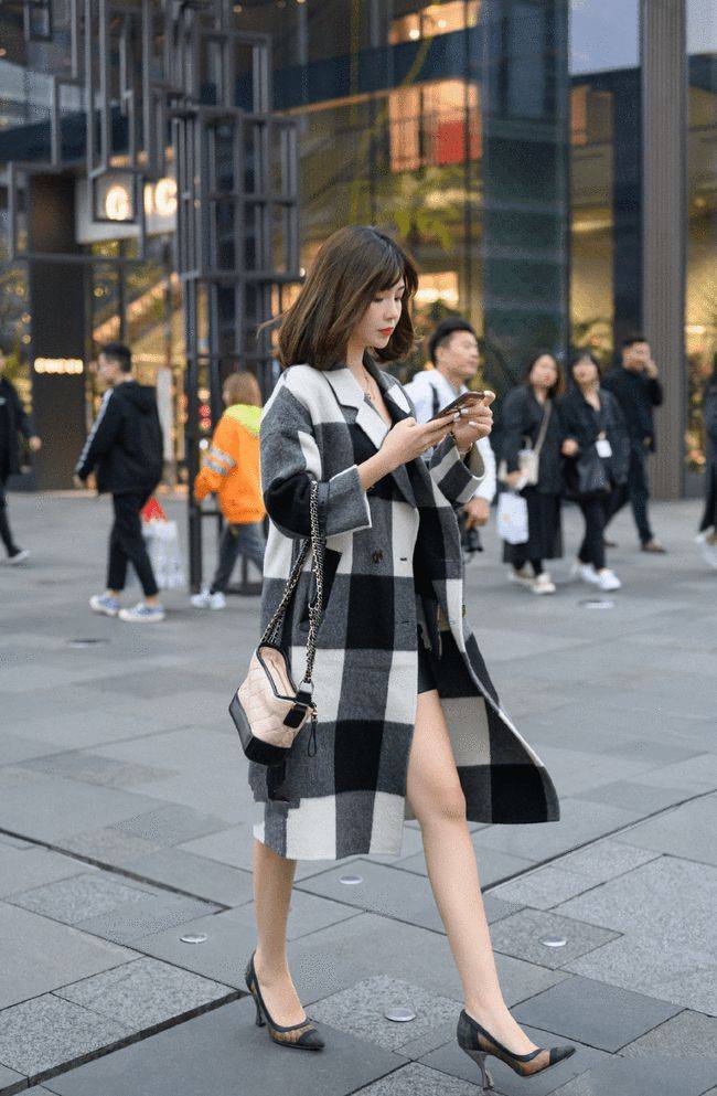 高跟鞋|慵懒又时尚的搭配,风衣搭配黑丝性感又优雅