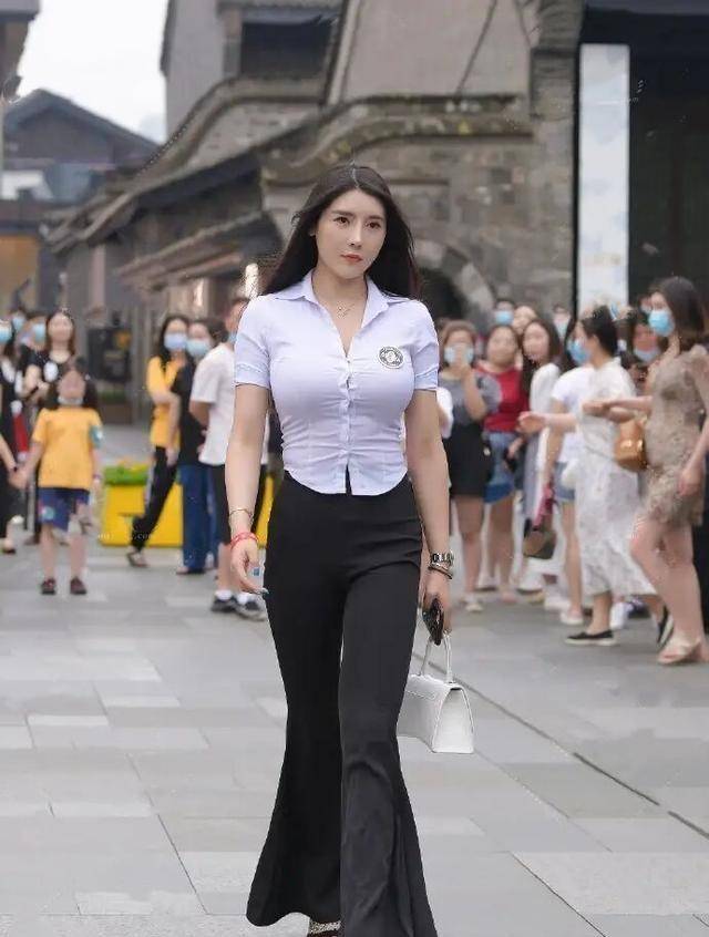 瑜伽裤穿搭推荐 显瘦不闷 35321d7a4ee841ada6c3cf35b0a79088.jpeg