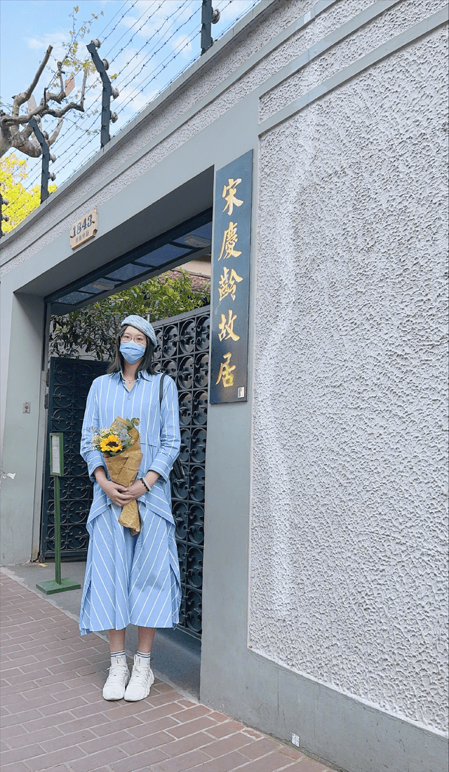 廓形|惠若琪夫妇出游,产后2月首晒全身照变性感,矮她半头的老公好累