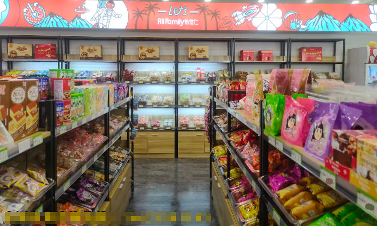 模式|三点优势是很多人选择零食店的重要原因