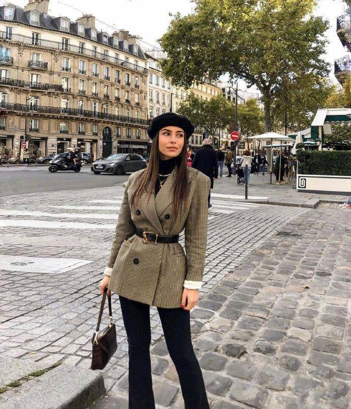 显得|真正高级的女人，秋冬从来不穿这3种“衣服”，廉价低级还掉价