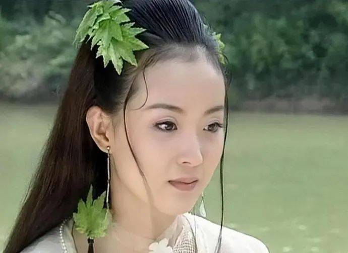 发髻|如今女主古装造型有多敷衍!一根簪子一个花环,还不如以前的丫鬟