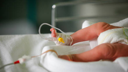 全国罕见!不到一斤的超早产儿出院,妈妈为孩子取名为