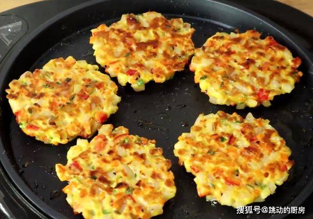 做法|1个洋葱，3个鸡蛋，手不沾面，10分钟搞定全家早餐，比手抓饼好吃