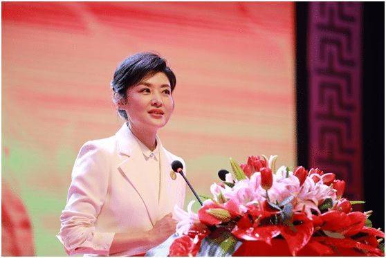 周涛20岁长这样?素颜都是那么的惊艳,难怪有那么多的人喜欢