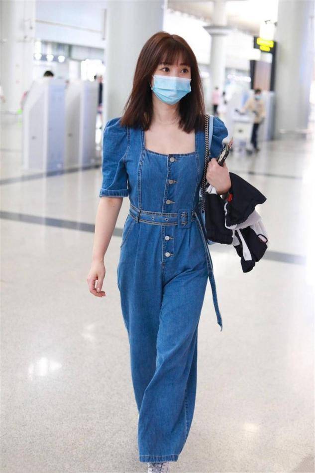 身材|柳岩真是“人间水蜜桃”，穿翠色仙女裙惊艳全场，扎丸子头更显嫩