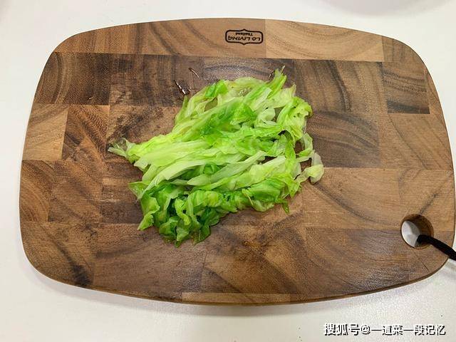 小时候|女儿就喜欢吃三明治，鸡脯肉做三明治，她一吃就喜欢这味道