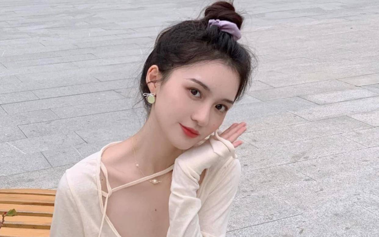 马伟|丸子头别“随便扎”，这样做显脸小，还气质减龄，氛围感拉满！