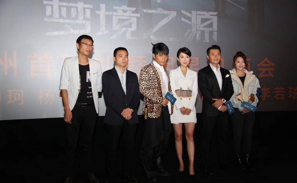 挺阔|陈志朋真厉害,穿大衣紧身衫秀小腰,把“乖乖虎”苏有朋都比下去