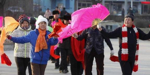 北京人评价外地游客：四川人会享受，上海人最精，东北人只一个字