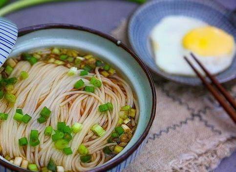 香菜|几种好吃的早餐面条,早晨煮一碗,吃得舒服又健康