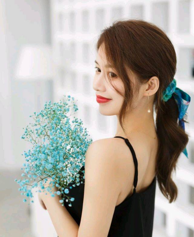 感觉|休闲风格的穿搭分享,这样搭配精致又减龄,还很有女人味