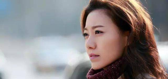 大嫂|她是靳东最美师妹,37岁靠《都挺好》走红,出道20年零绯闻