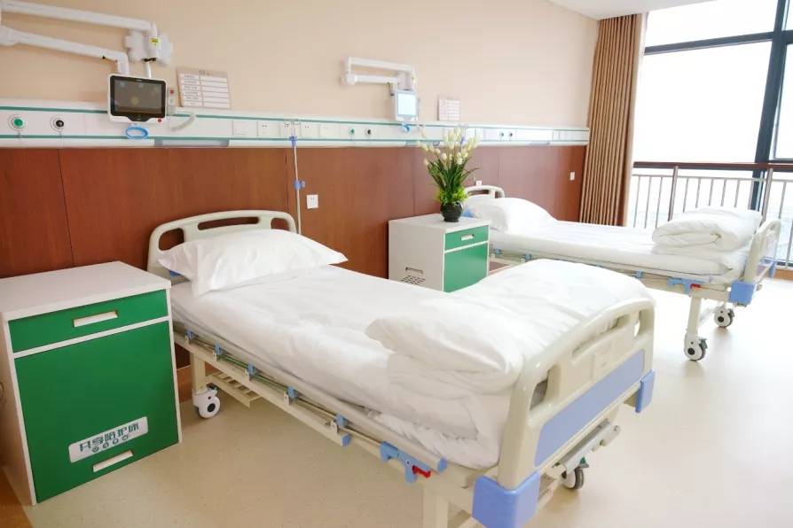 病房|咸阳市中心医院：病房里也有“诗和远方”