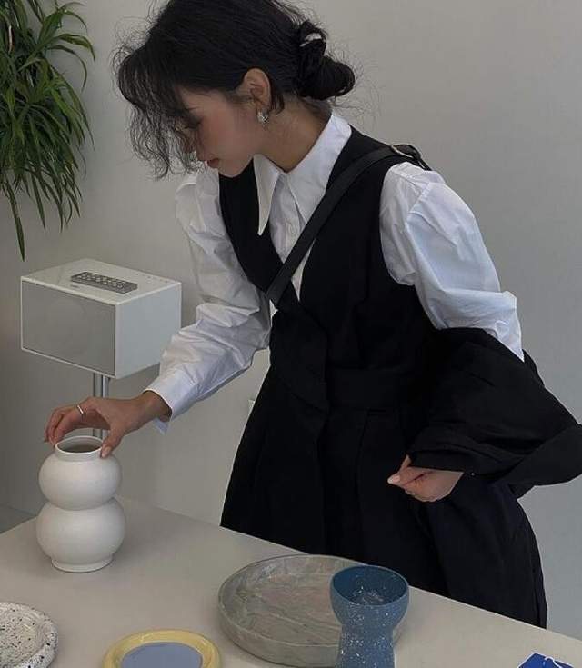 背带|夏日酷飒休闲出街 ins博主深色系极简穿搭 ?