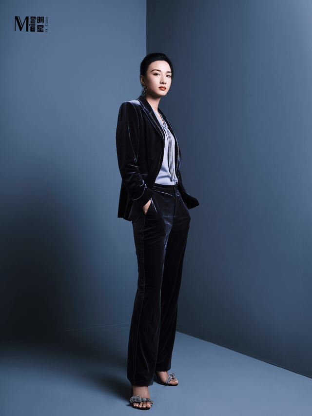 套装|这件真我西服套装究竟有什么魅力？陈数、邬君梅、胡静都在穿