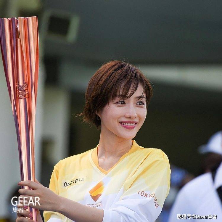 圣火|传递残奥会圣火：石原聪美气质的耳下短发造型，引起女生关注！