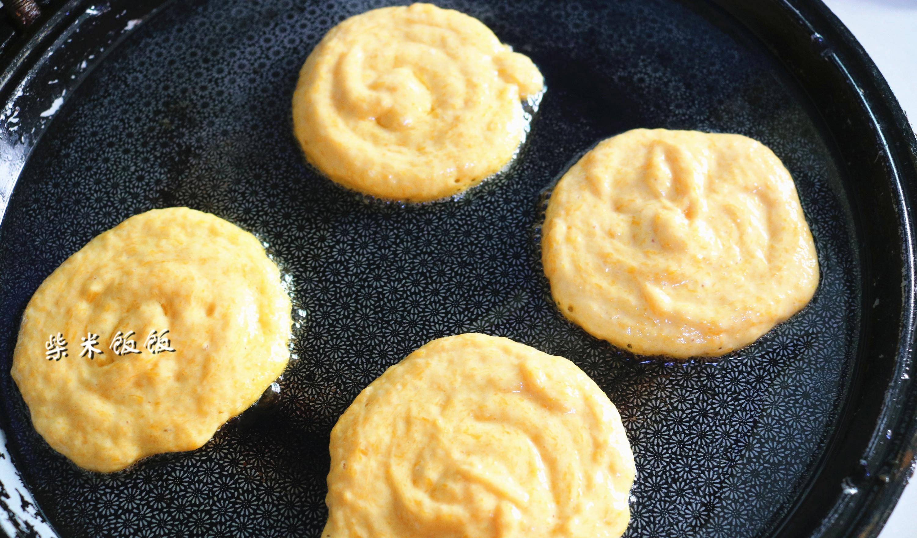 锅底|早餐想吃发面饼，这样做最快，10分钟上桌，又香又软，吃不够！