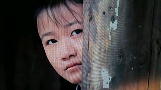 纸月的文弱,恬静,清纯和柔和,不知不觉中被感染,喜欢上这个可爱的女孩