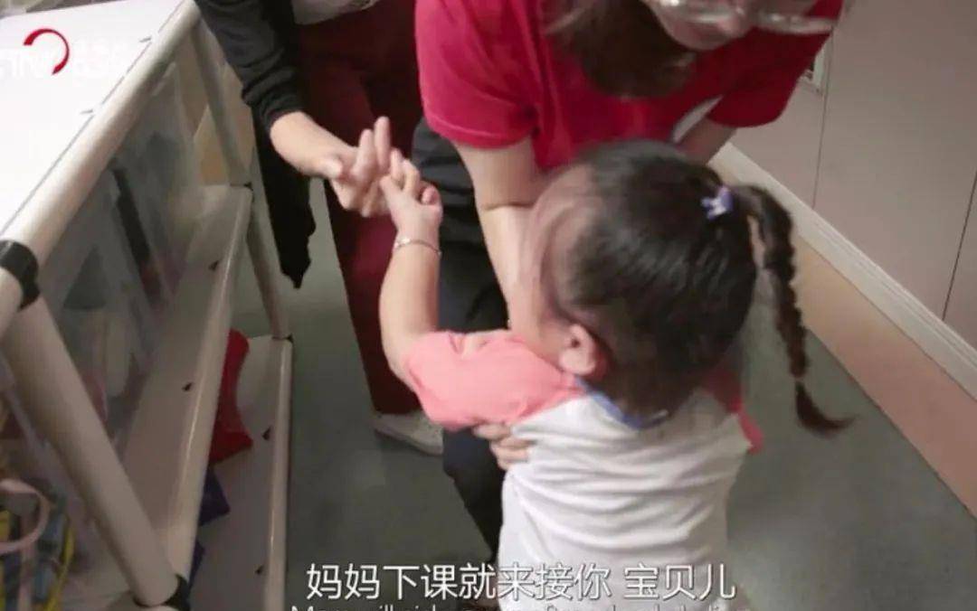 幼儿园|“叔叔你怎么还在我家？”徐峥女儿不认爸爸，合格的父母都做什么