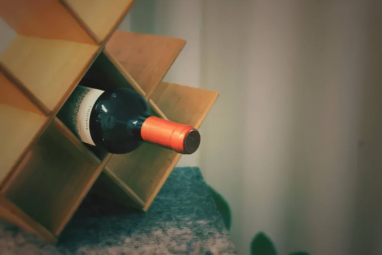 说法|为什么自酿葡萄酒不建议你喝？自酿葡萄酒有毒，这说法有什么依据？
