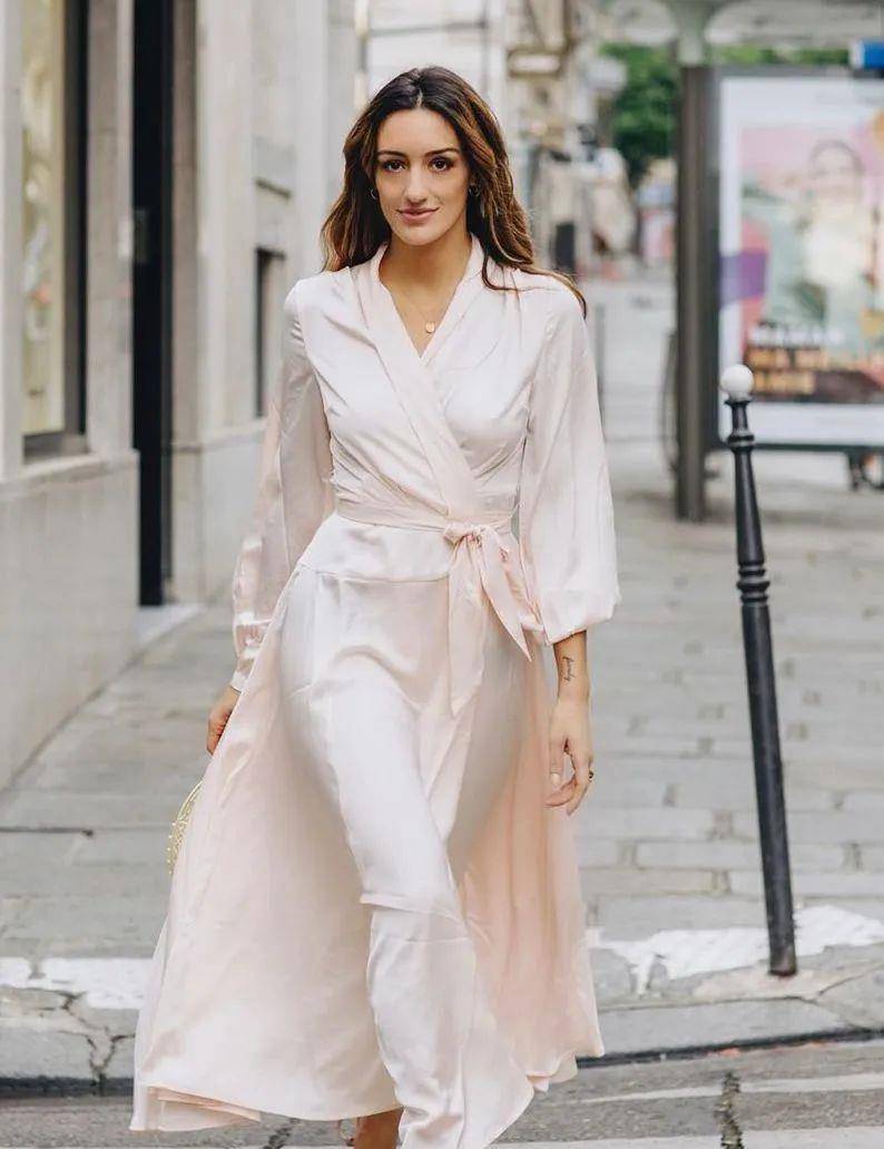 下岗|渣女裙下岗了！2021最流行穿“仙女缎面裙”，好看又高级！