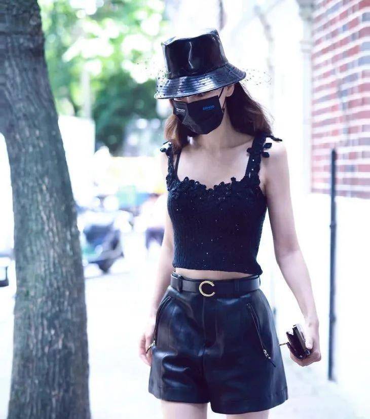 什么|下周穿什么｜刘雯的背心，我穿也能这么好看？