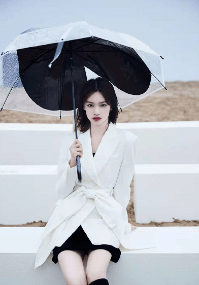 廓形|微胖的你需要一件廓形西装！宽松硬挺剪裁帅气度拉满，百搭还显瘦