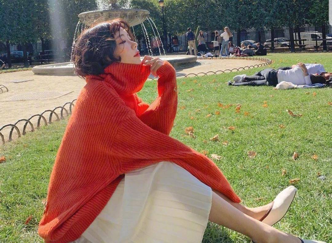 黑色|黑白灰的极简风过时了，现在流行多姿多彩的少女风，越穿越年轻！