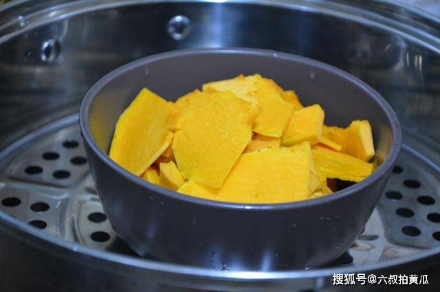 面包|扫除夏天炎热，早餐就吃这饼，咬一口还有馅儿，清爽的早餐