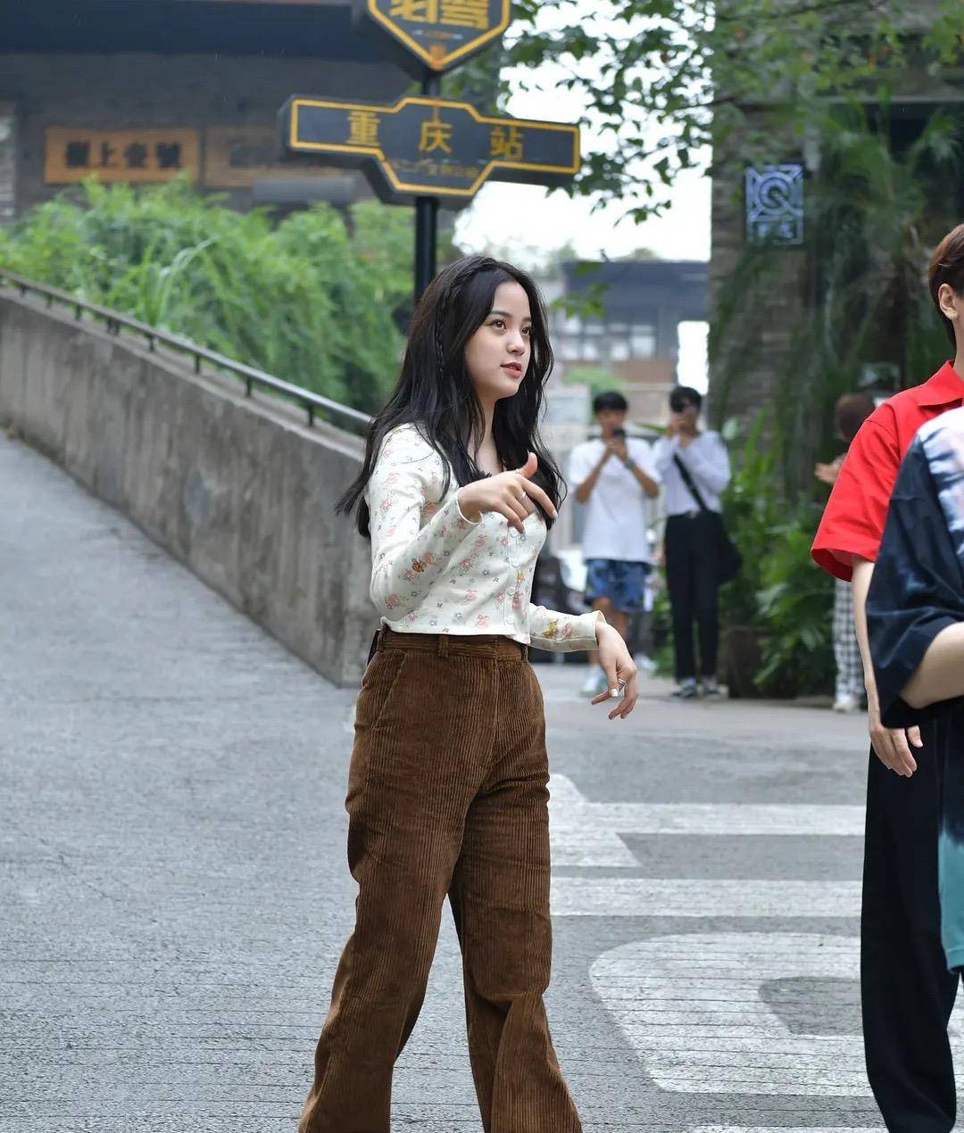 欧阳娜娜身材照片全身 3aaa216cd91642fe906e2dd866198cd2.jpeg