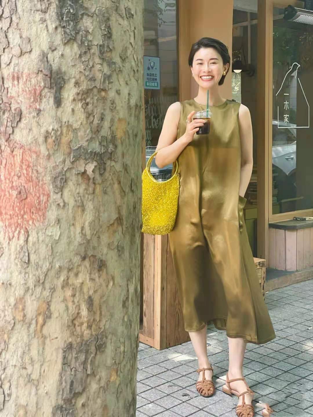 偏向|适合四十岁的女人的“5种穿搭”技巧，穿对了时髦高级又显气质