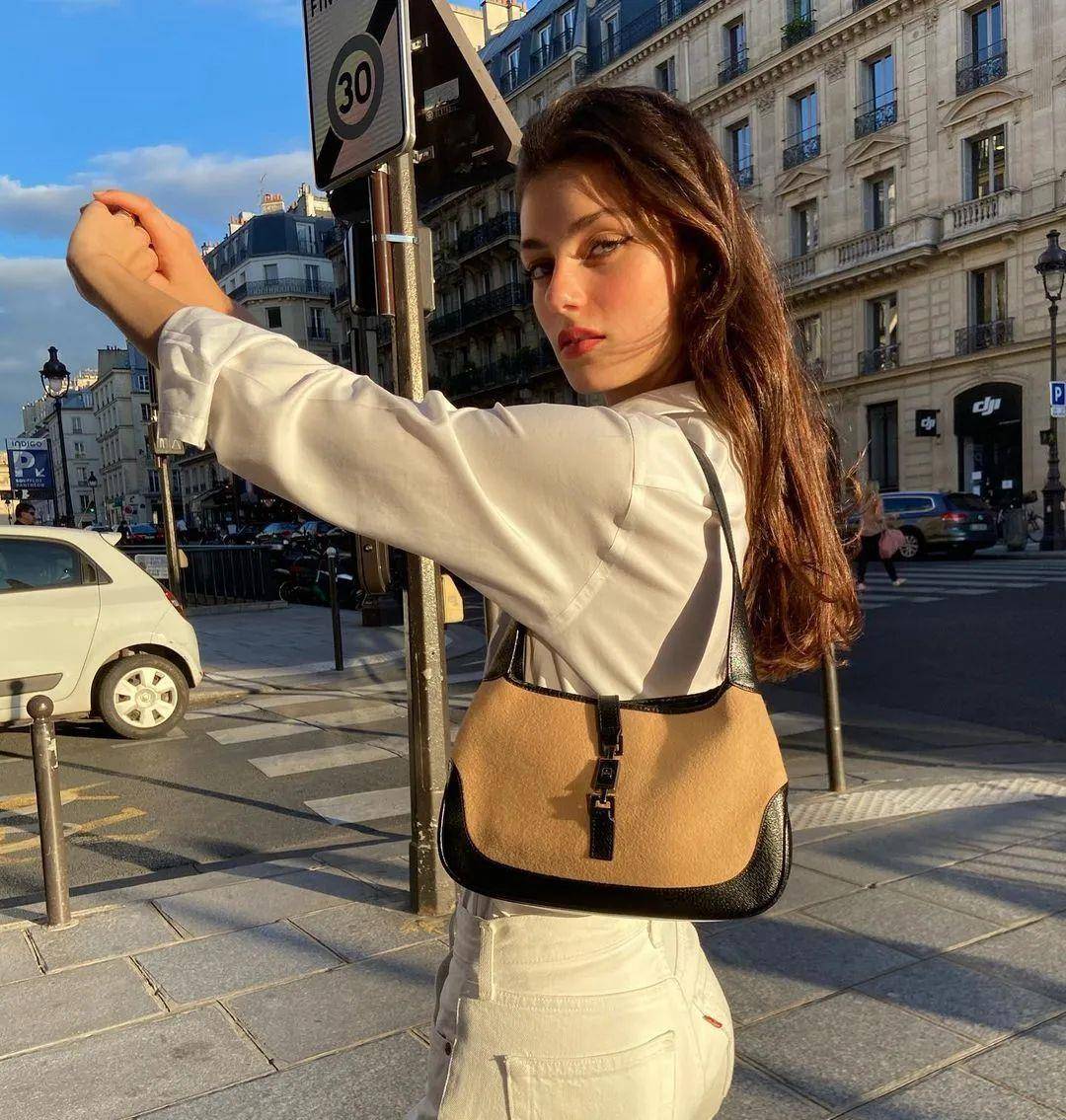 美人|美过Jennie，就这一张伪素颜、大方脸竟是“法国偷心贼”？