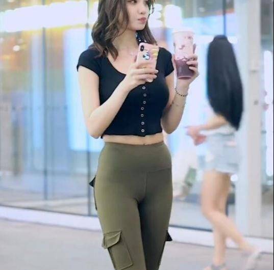 瑜伽裤女外穿 872b29fe697d4d4eb71789ca3735c3bb.jpeg