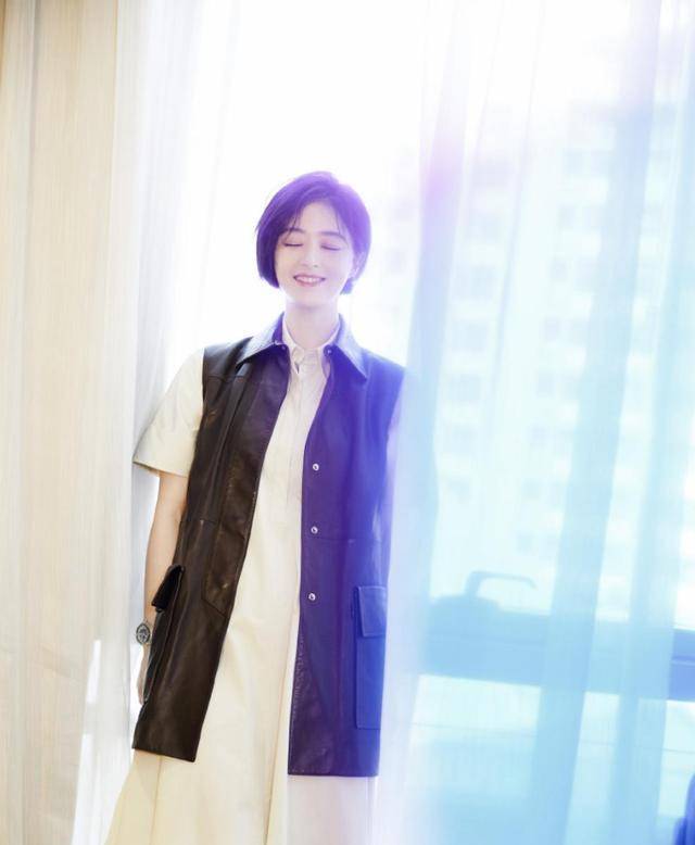 身材|微胖身材别减了，学蒋欣这么穿马甲，120斤也不做小“胖妞”
