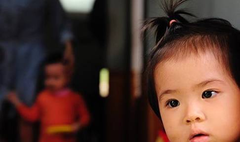 小玉|9岁女孩查出中度抑郁，医生：诱因从幼儿园开始，很多人都忽视了