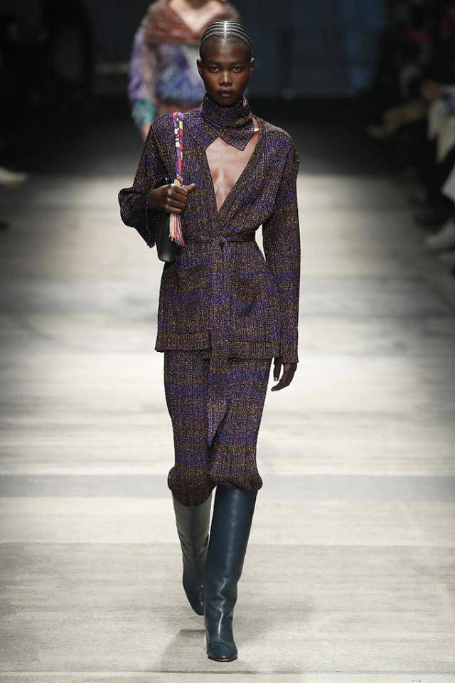 个性|奶奶辈喜欢的收腰毛衣你确定不尝试一下?时尚百搭,穿起来真亮眼