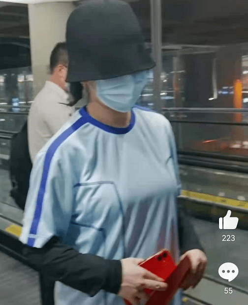 元素|谢娜生完二胎真辛苦!下班赶飞机来不及换装,穿T恤终于不显臃肿