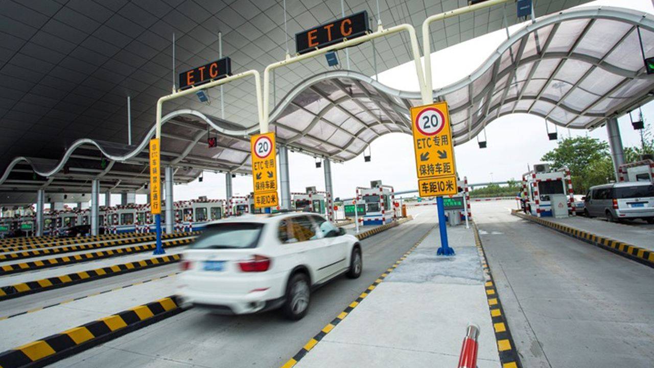 高速人工通道堵车etc通道没人为什么车主都不选择etc了