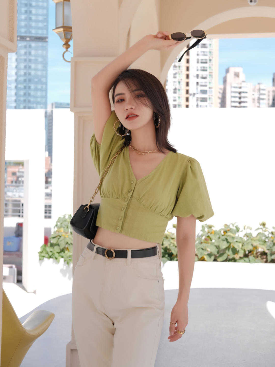 女生|不要低估155cm的女生，泡泡袖上衣配高腰裤，用日常穿搭偷偷长高