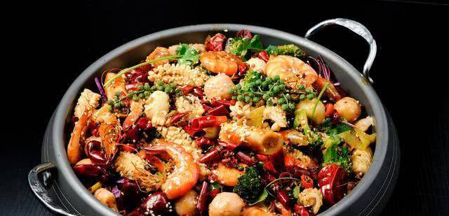 蔬菜|麻辣香鍋也可以在家做哦，做法簡單，好吃又實惠 ，上桌秒光