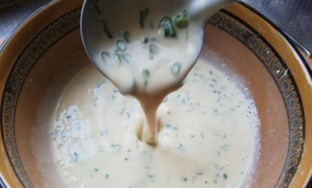 做法|鸡蛋葱花饼简单做法,手不沾面,柔软劲道,10分钟解决全家早餐