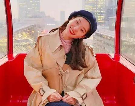 卫衣|奔三的女人少穿黑色和灰色,多穿这5种高级色,显气质又时尚