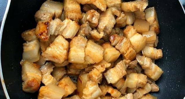 人间|鹌鹑蛋,红烧肉,肥而不腻,美滋滋!