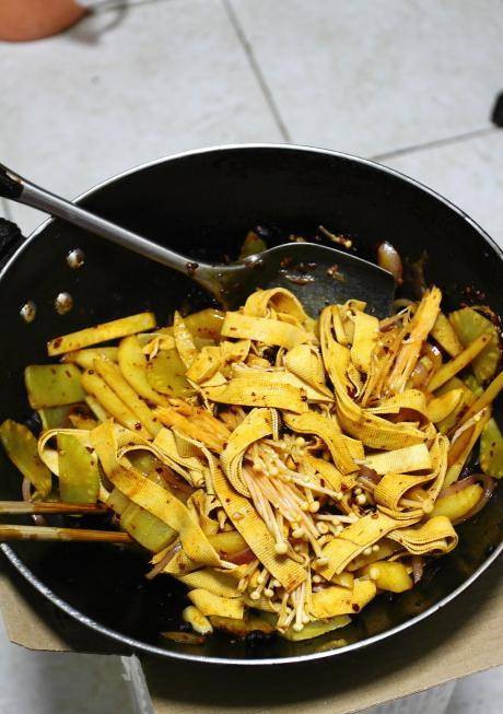 花椒|风靡大街小巷的烤鱼，在家只需几种简单食材轻搞定，全家赞不绝口