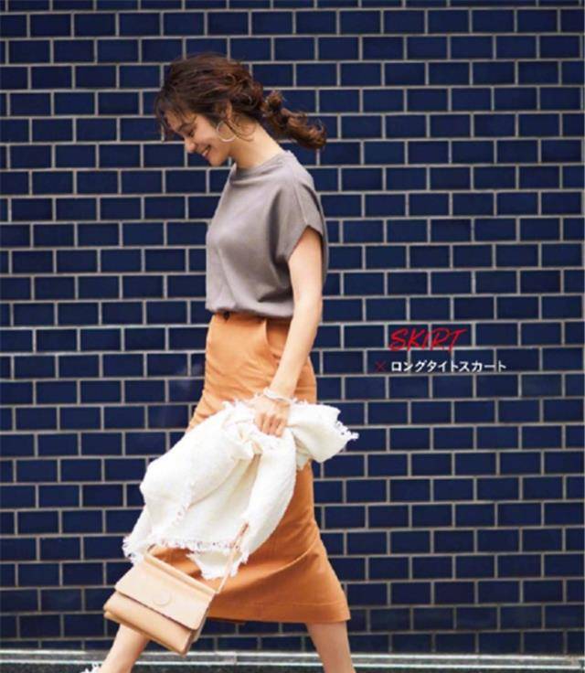 披肩|“T恤+短裤”太普通？四个思路帮你提升时髦度，这么穿洋气显瘦