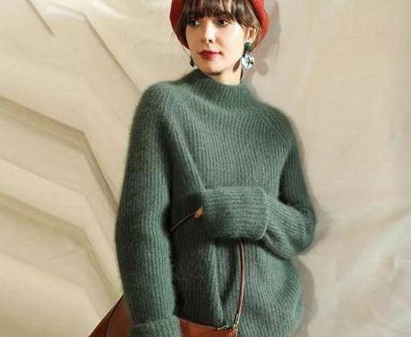 卫衣|奔三的女人少穿黑色和灰色,多穿这5种高级色,显气质又时尚