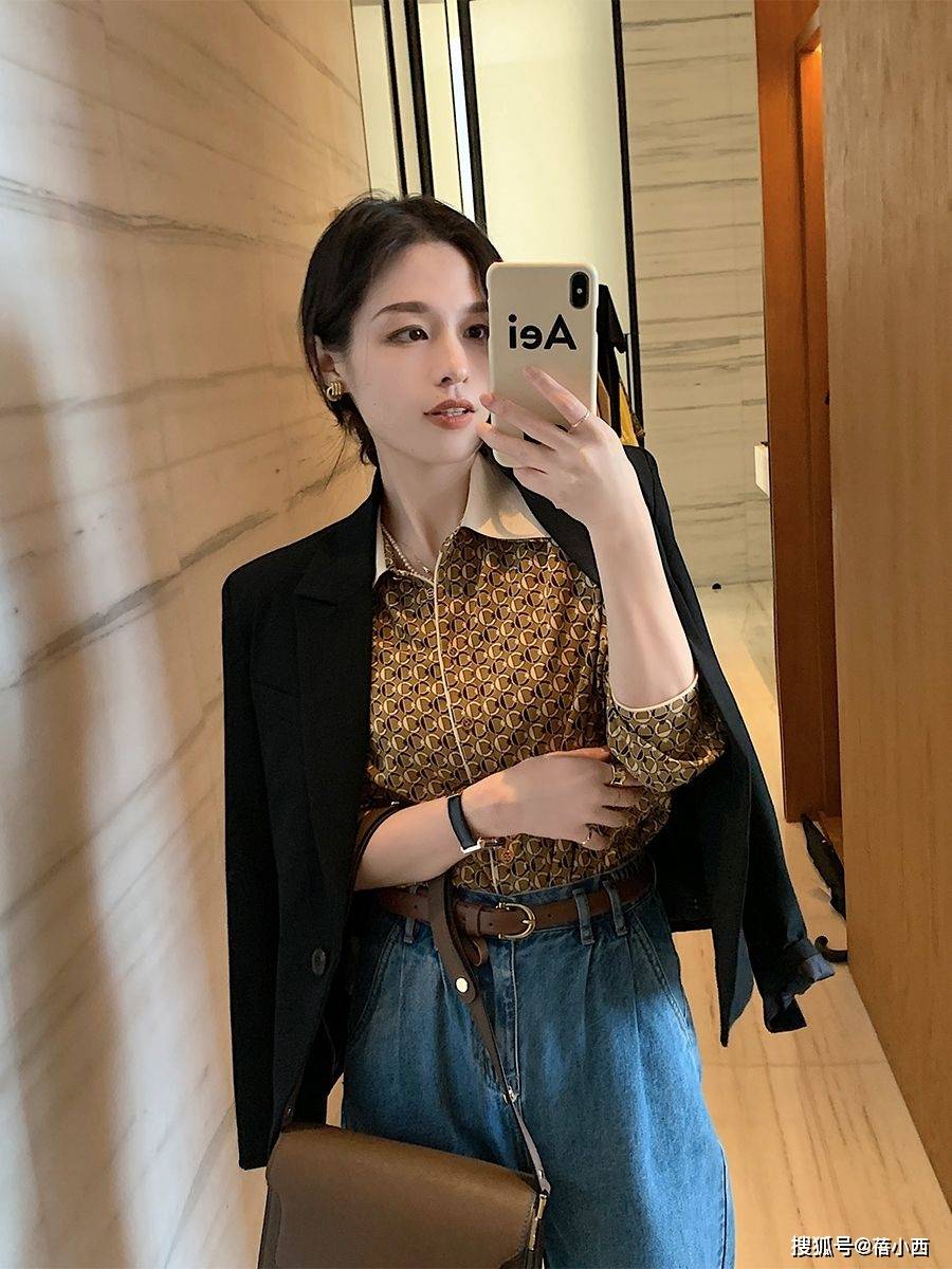 颜色|真正会穿有品味的女人，入秋第1件外套首选“西装”，洋气又高级