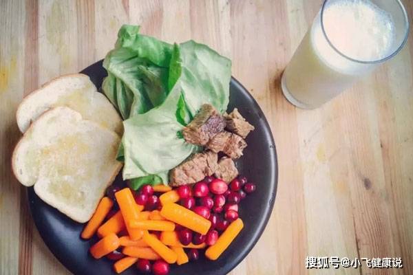 人体|粥真的没营养吗?为什么张文宏专家会说早上别喝粥?早上吃什么好?