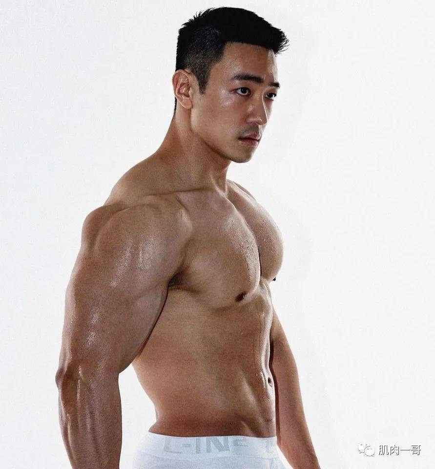 形体|181cm肌肉壮男拍写真走红，这身材让网友不淡定了